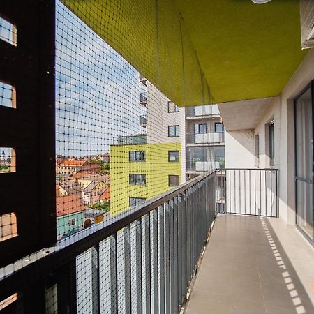 Elegant & Spacious - Central Apartment Oradea Extérieur photo