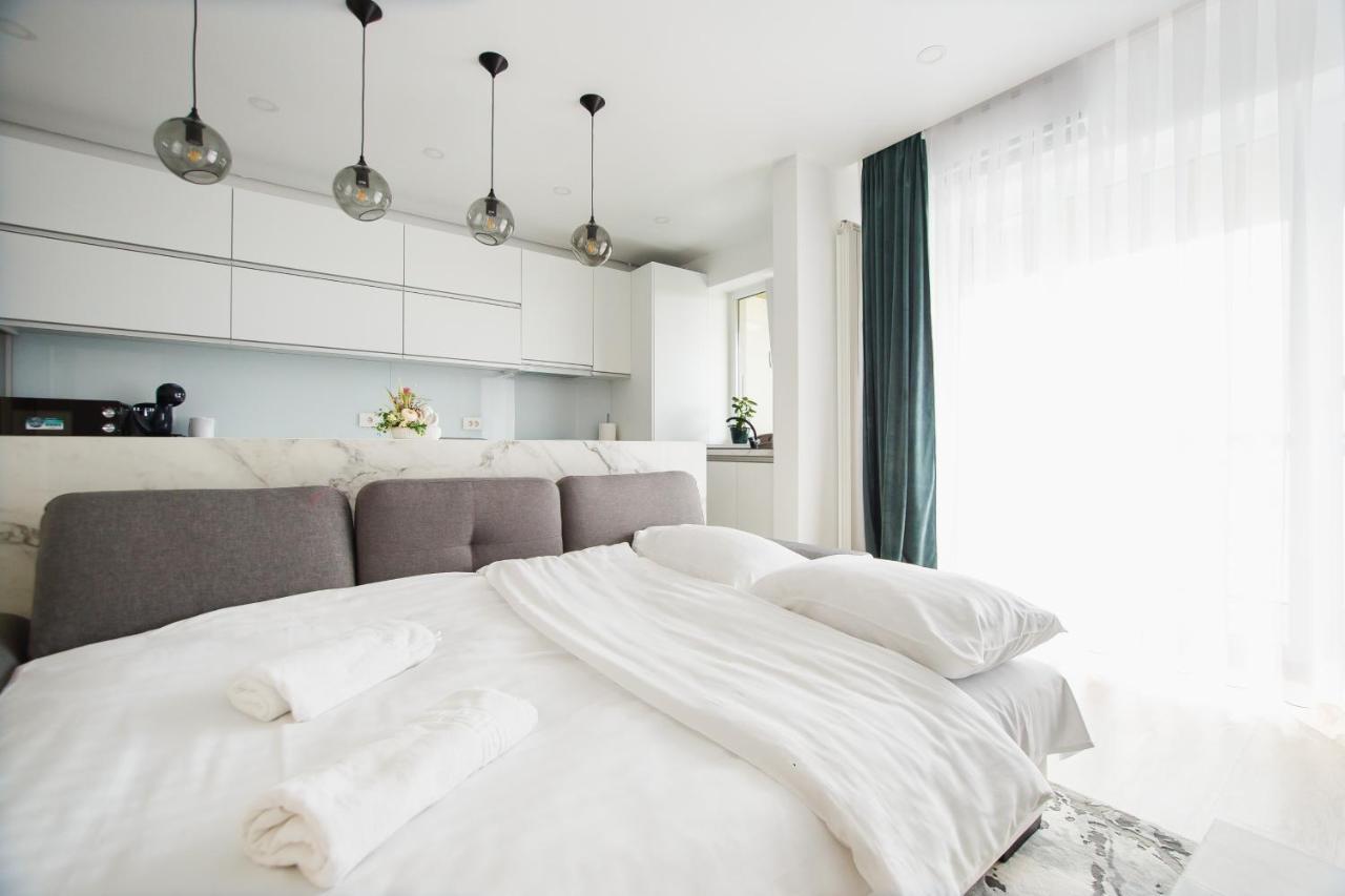 Elegant & Spacious - Central Apartment Oradea Extérieur photo