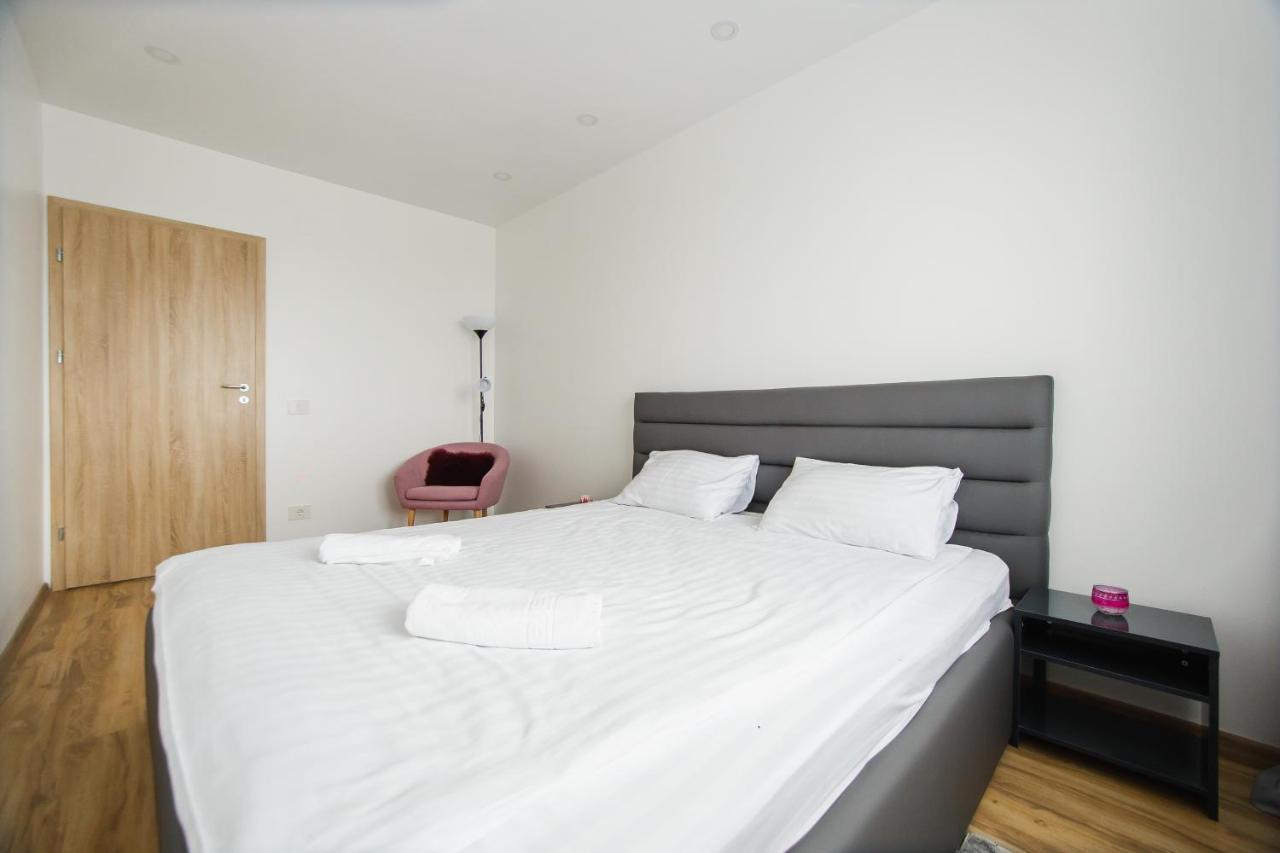 Elegant & Spacious - Central Apartment Oradea Extérieur photo