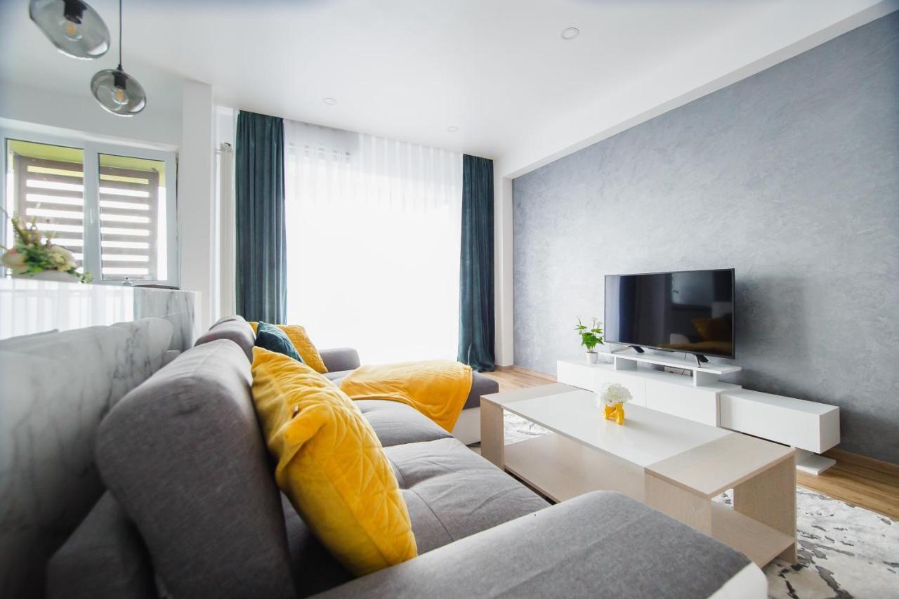 Elegant & Spacious - Central Apartment Oradea Extérieur photo